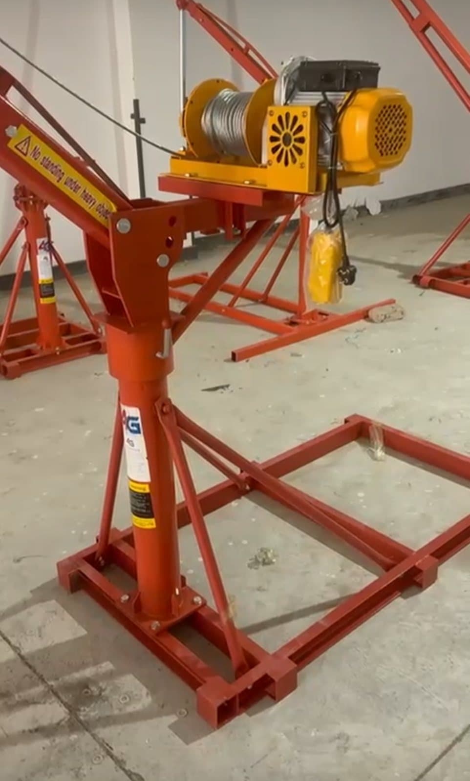 Mini Construction Crane — photo 1 of 6
